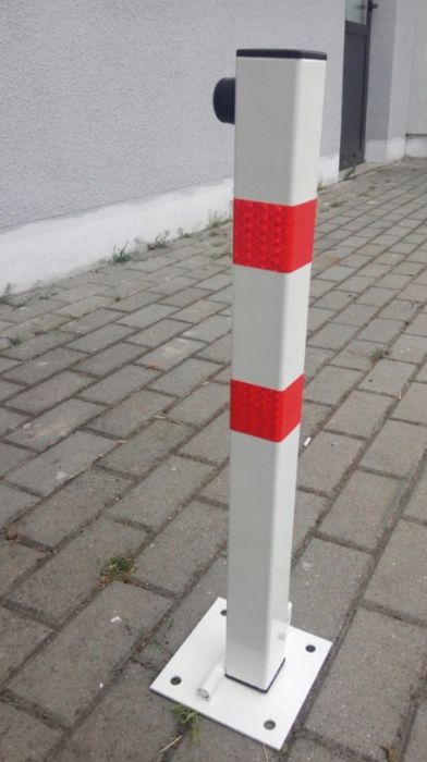Blokada parkingowa na kłódkę, słupek parkingowy.