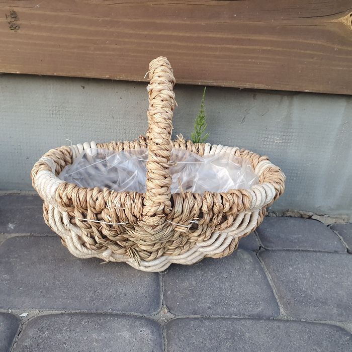 Ciekawy koszyk plecione