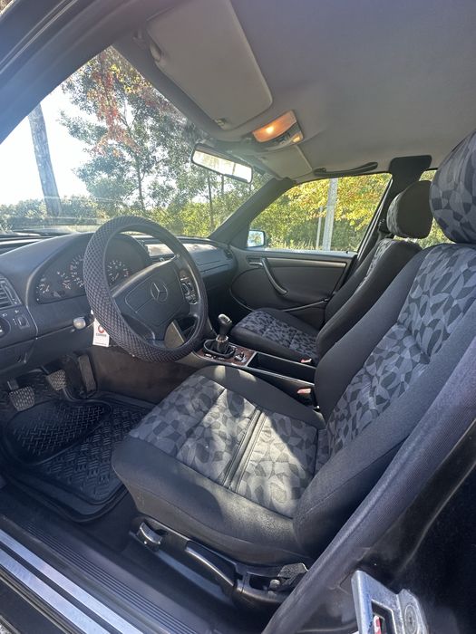 Mercedes-Benz c200