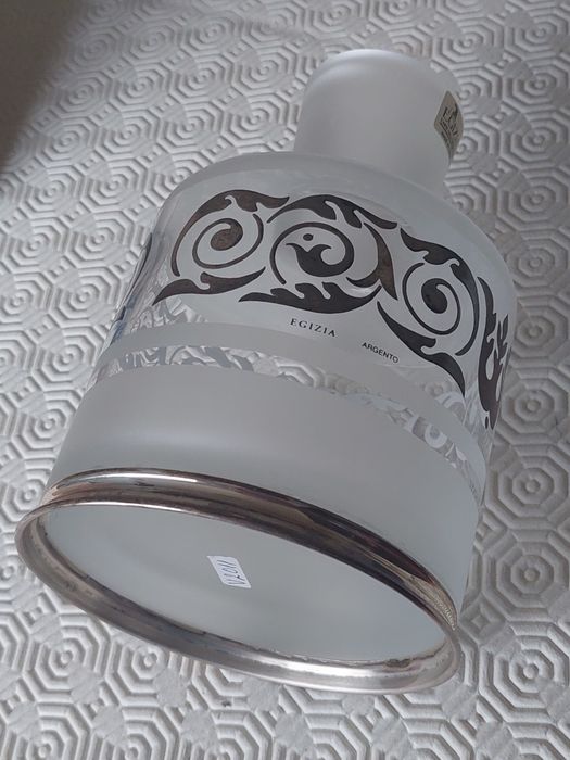 Conjunto Egizia: garrafa e copo de água