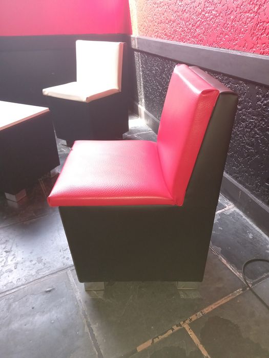 Conjunto de Sofas e mesinha