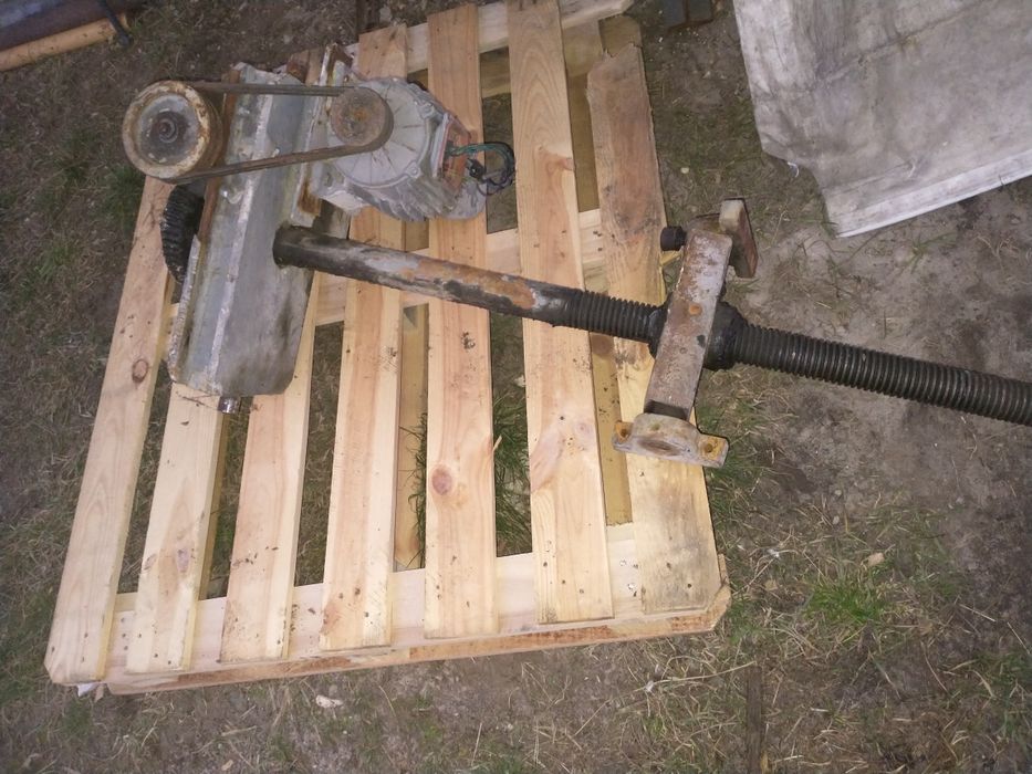 Fotowoltaika Tracker śruba trapezowa