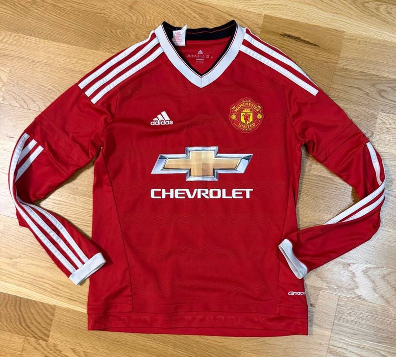 Дитяча футбольну джерсі клубу Manchester United з довгим рукавом від бренду Adidas сезону 2015/16