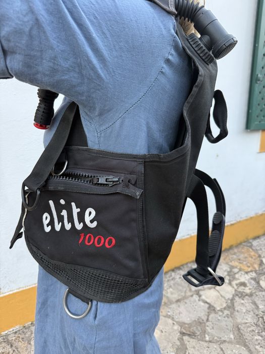 Colete mergulho com garrafa