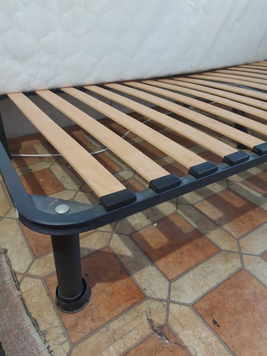 Ліжко односпальне