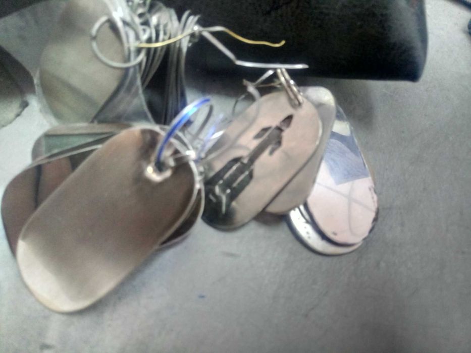 жетон с нержавейки ;глубокая граверовка, есть с прорезью