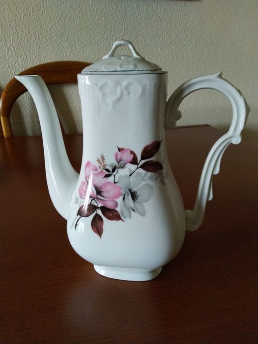 Para colecionadores de Bules de café da Vista Alegre -ver bem o bico