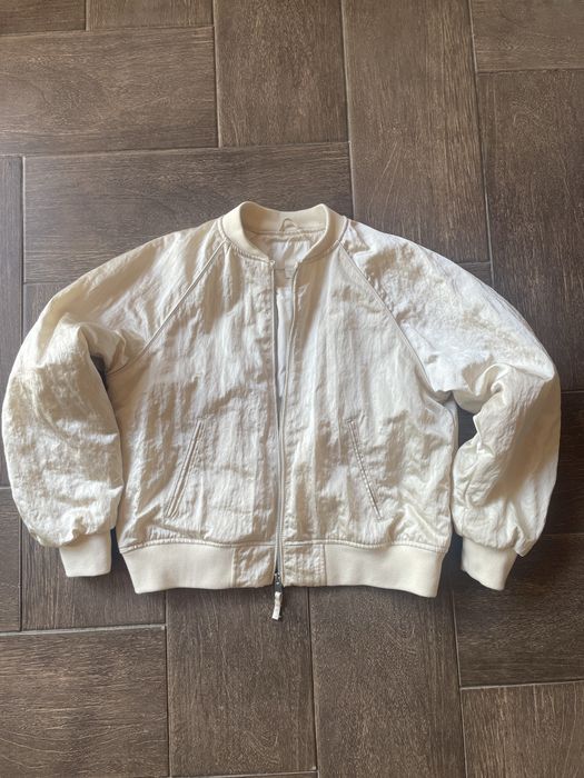 Молочний, жемчужний бомбер, куртка  zara 12-13 років, 156 см