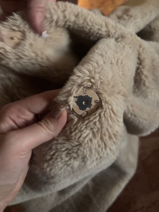 Шубка від zara .,.