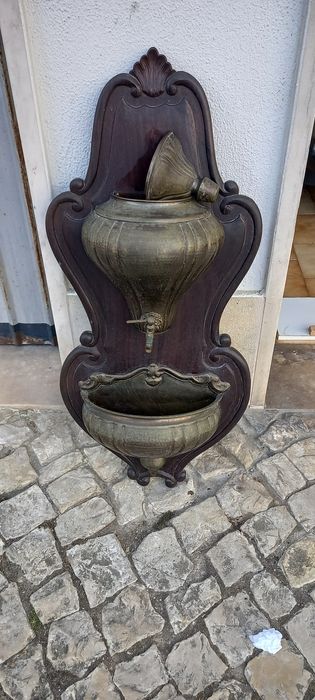 Vendo Fonte de Latão