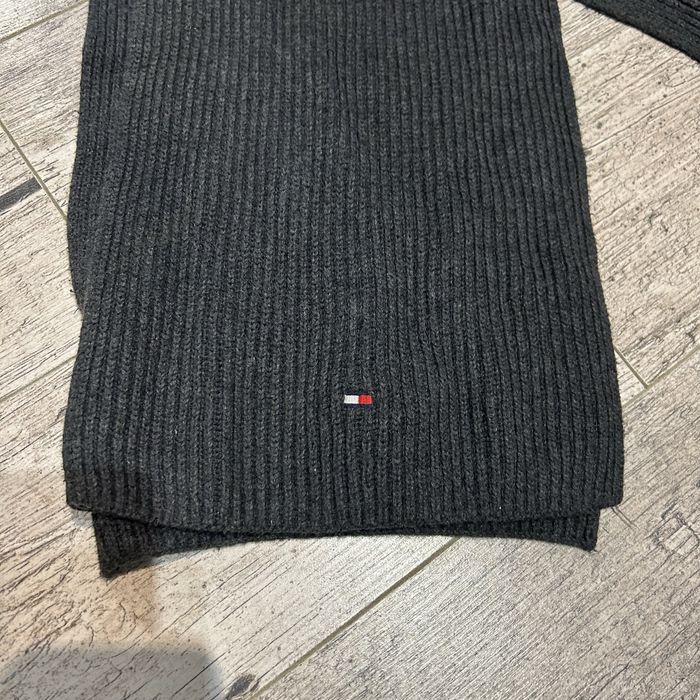 Szary szalik pleciony Tommy Hilfiger