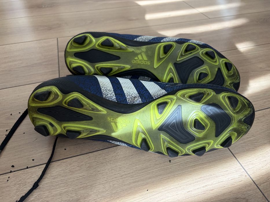 Buty Adidas Predator Freak FY0626