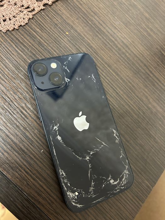 Продам iPhone 13