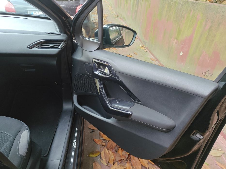 Peugeot 208 1.4-HDI