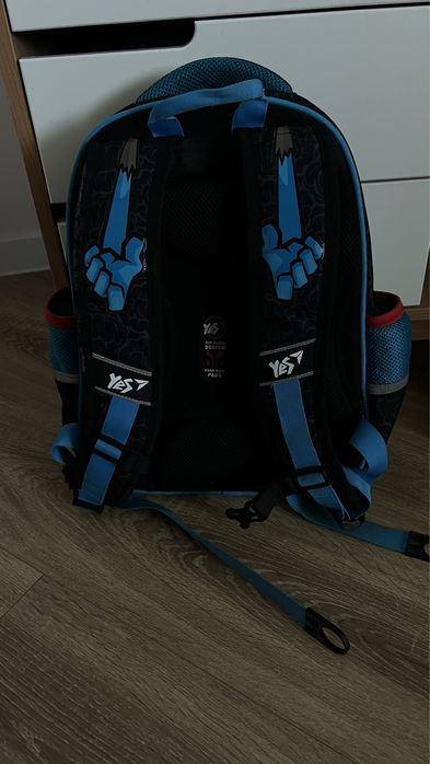 Школьный рюкзак