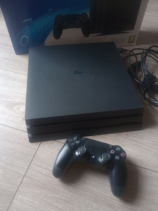 SOFT 8.50 / Konsola PS4 PlayStation4 PRO 1TB / Pad / Stan BDB