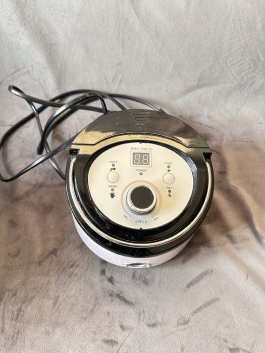 Професійний фрезер для манікюру