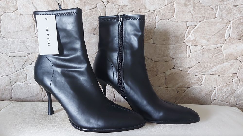 Czarne botki na obcasie CCC 41 Jenny Fairy