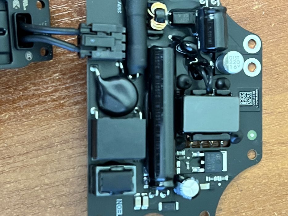 Блок живленн apple tv 4k