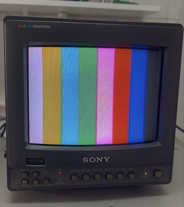 Monitor Sony Trinitron PVM-9020ME472588687518607361