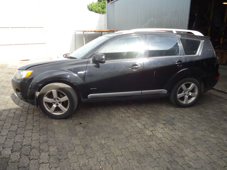 Mitsubishi Outlander Elegance 2.0 Di-d (BSY) de 2007 só ás peças
