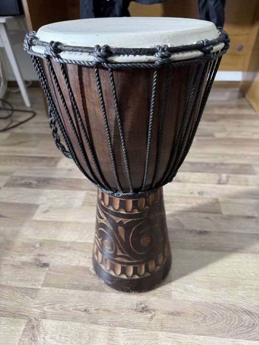 Джембе з червного дерева