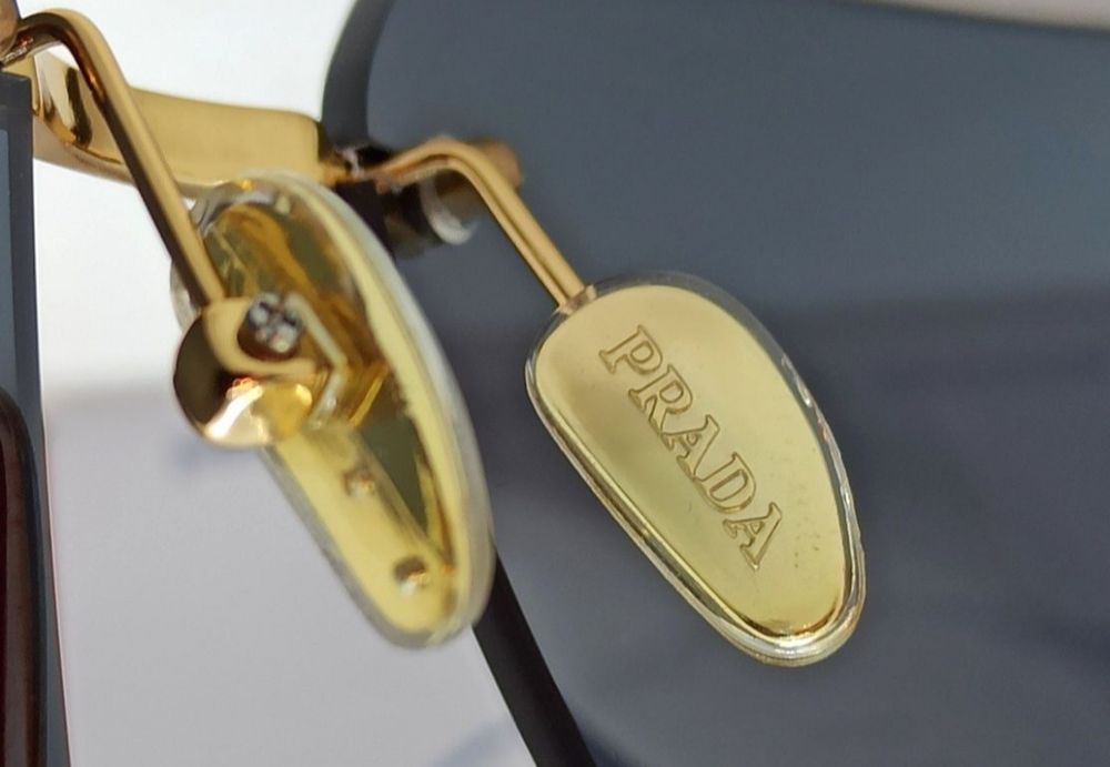 Брендовые очки унисекс солнцезащитные модные черные в золоте безоправн