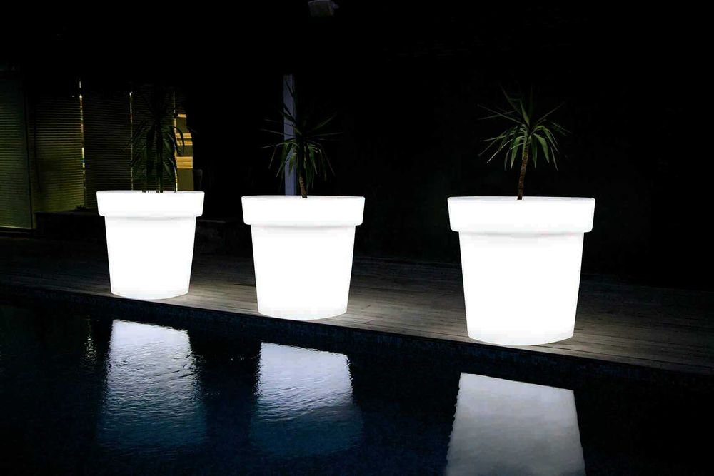 Mobiliario com luz rgb e comando - Liquidação