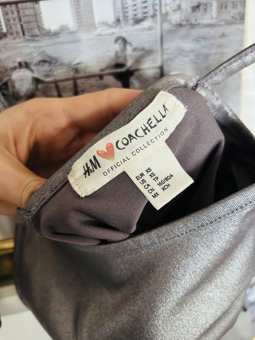 Srebrne body H&M Coachella HM bluzka top na ramiączkach XS 34