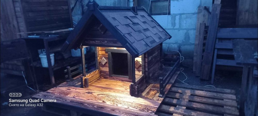 Будка для собак.