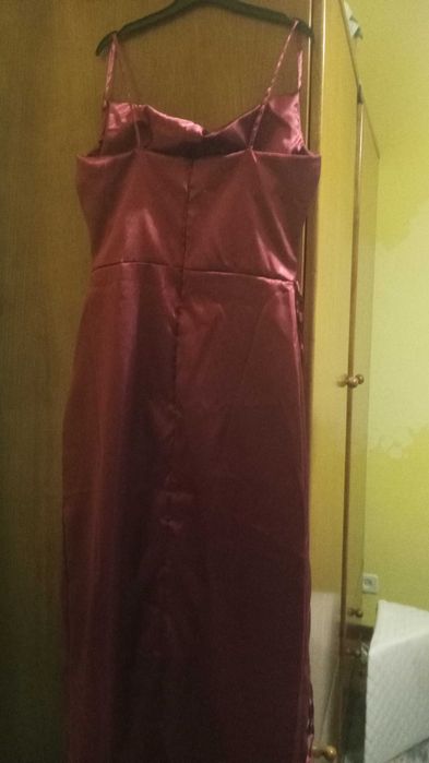 Vestido novo em cetim