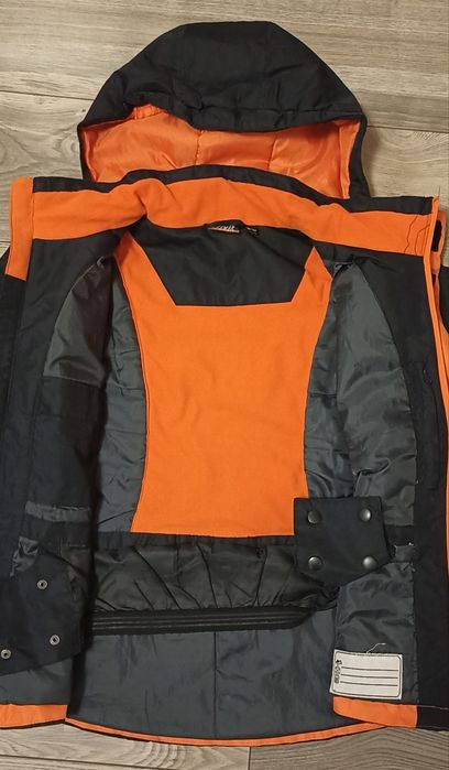 Kurtka zimowa r. 146/152