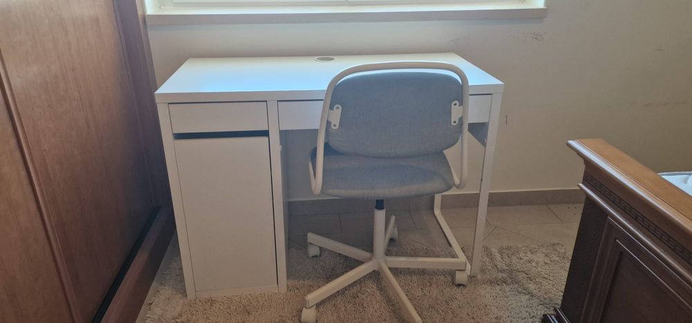 Cadeira rotativa cinza IKEA