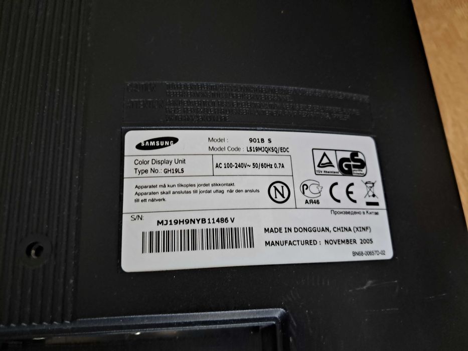Monitor Samsung Syncmaster 901B 19 cali.