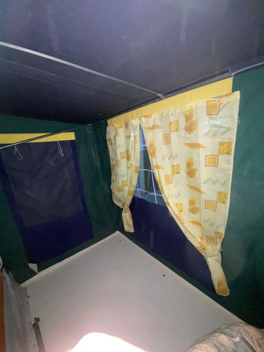 Vendo atrelado tenda .