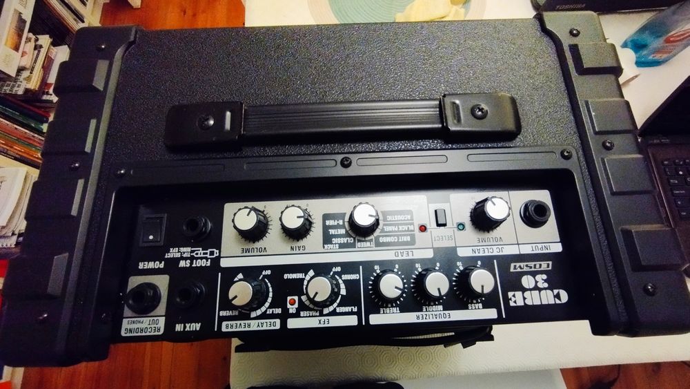 Amplificador Guitarra ROLAND CUBE 30