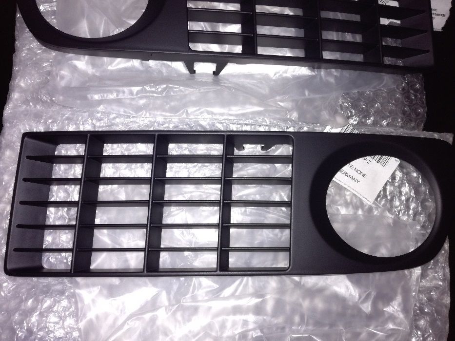 Grelhas Faróis nevoeiro Audi S3 8L NOVAS e ORIGINAIS