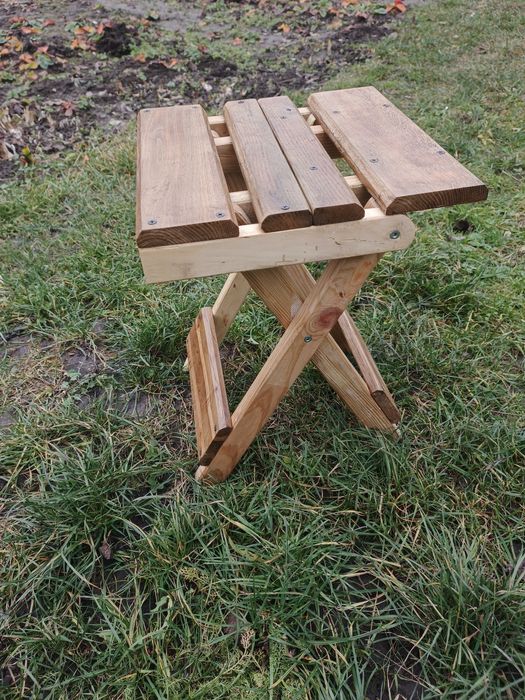 Стілець складний з дерева