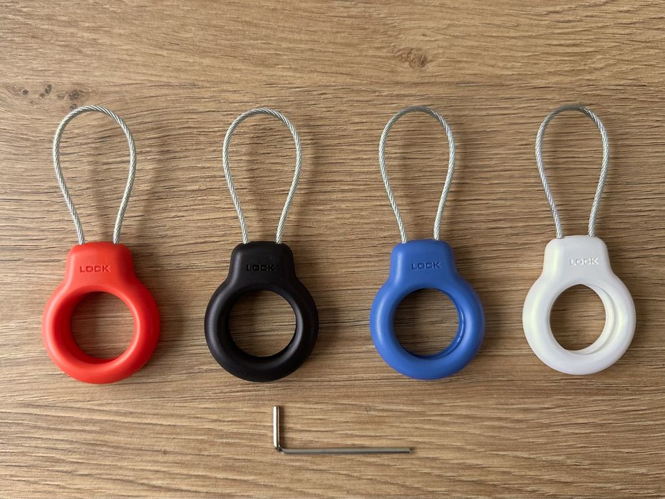 Пластиковий чохол брелок для Apple AirTag чехол брелок