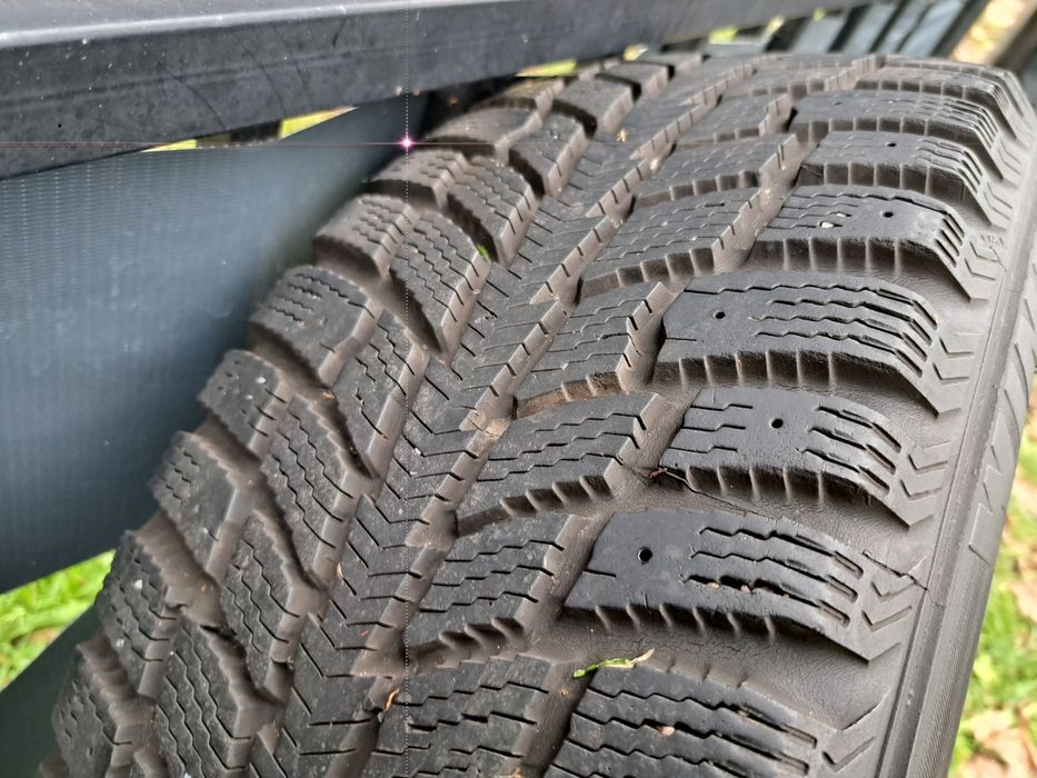 Alufelgi DEZENT 16 5x114, 3 Czarne Opony Zimowe 8mm 215 55
Opony Zimow