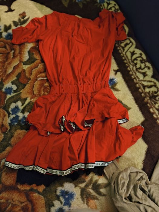 Odzież damska bluzki sukienki spodnie spódnice