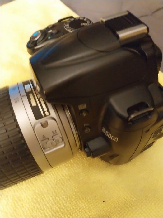 Nikon D5000 c/ objectiva Nikon/Nikkor AF-S 18-55