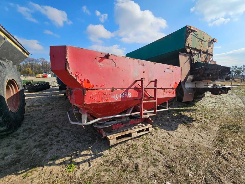 Розкидач добрив Kuhn Axis 30.1K