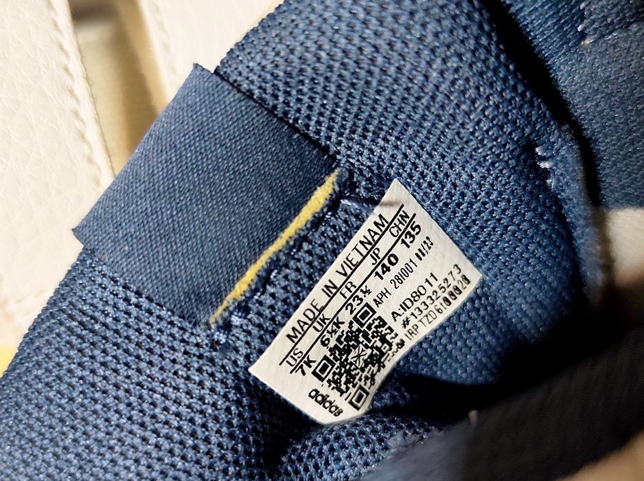 Нові кросівки. Adidas. Disney. Оригінал.