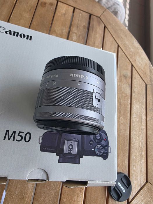 Canon M50 Mark II branca + lente 15-45mm com caixa