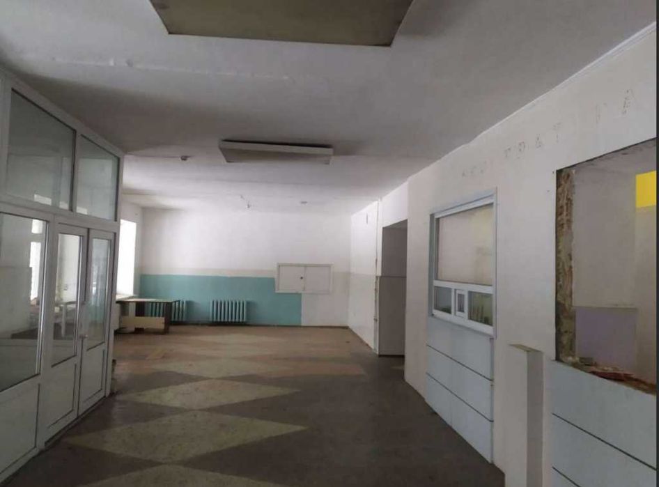 Будівля 3883,9 м2, 0,4 га, Коростень, вул Сергія Кемського 69