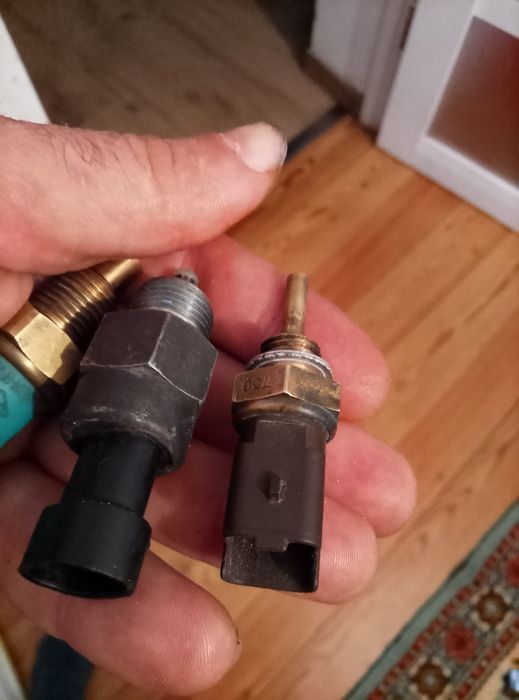 датчика заднего хода  и датчик температуры  ФиатРено и Фиат.