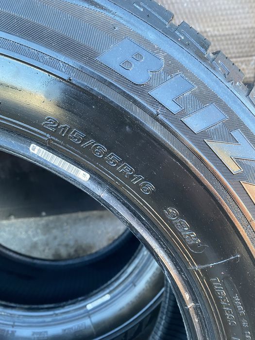 215/65/16 M+S зима bridgestone 2 шт