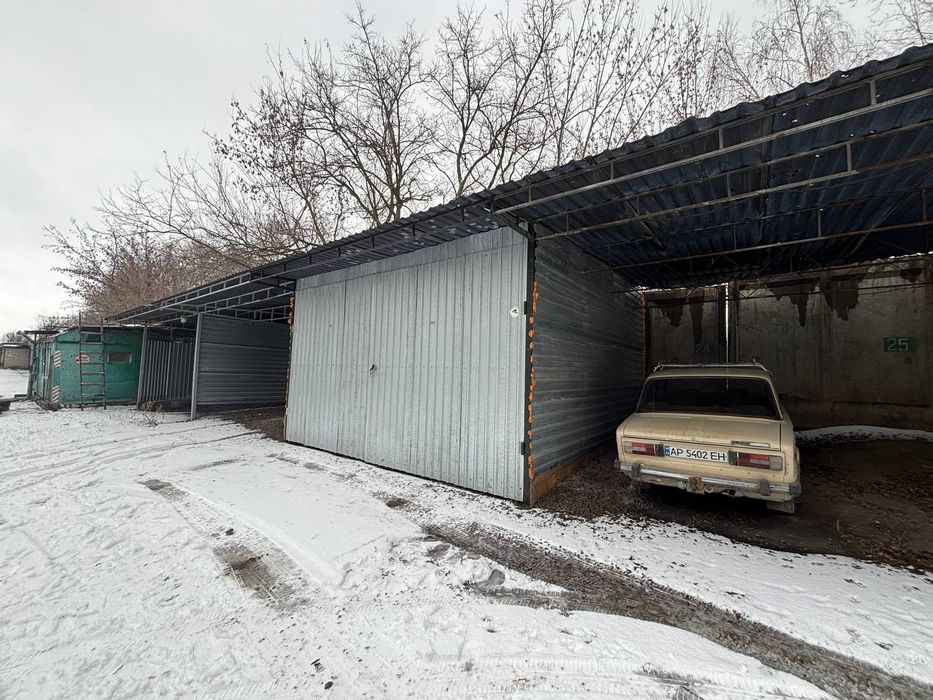 Продам два критих міста на стоянкі "Мотор 6"