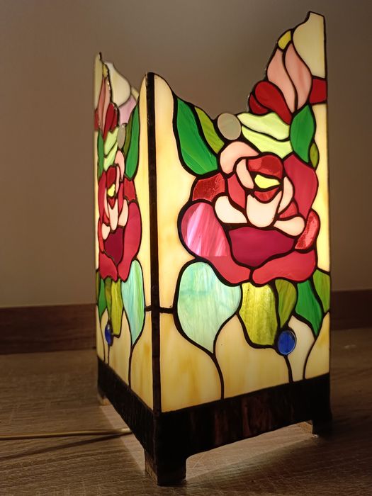 Lampa stołowa witrażowa